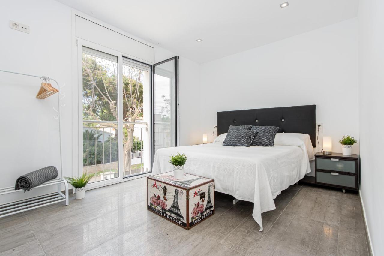 Goldhome - New House With Private Heated Pool, Parking, Wifi, Games Room Empuriabrava Zewnętrze zdjęcie
