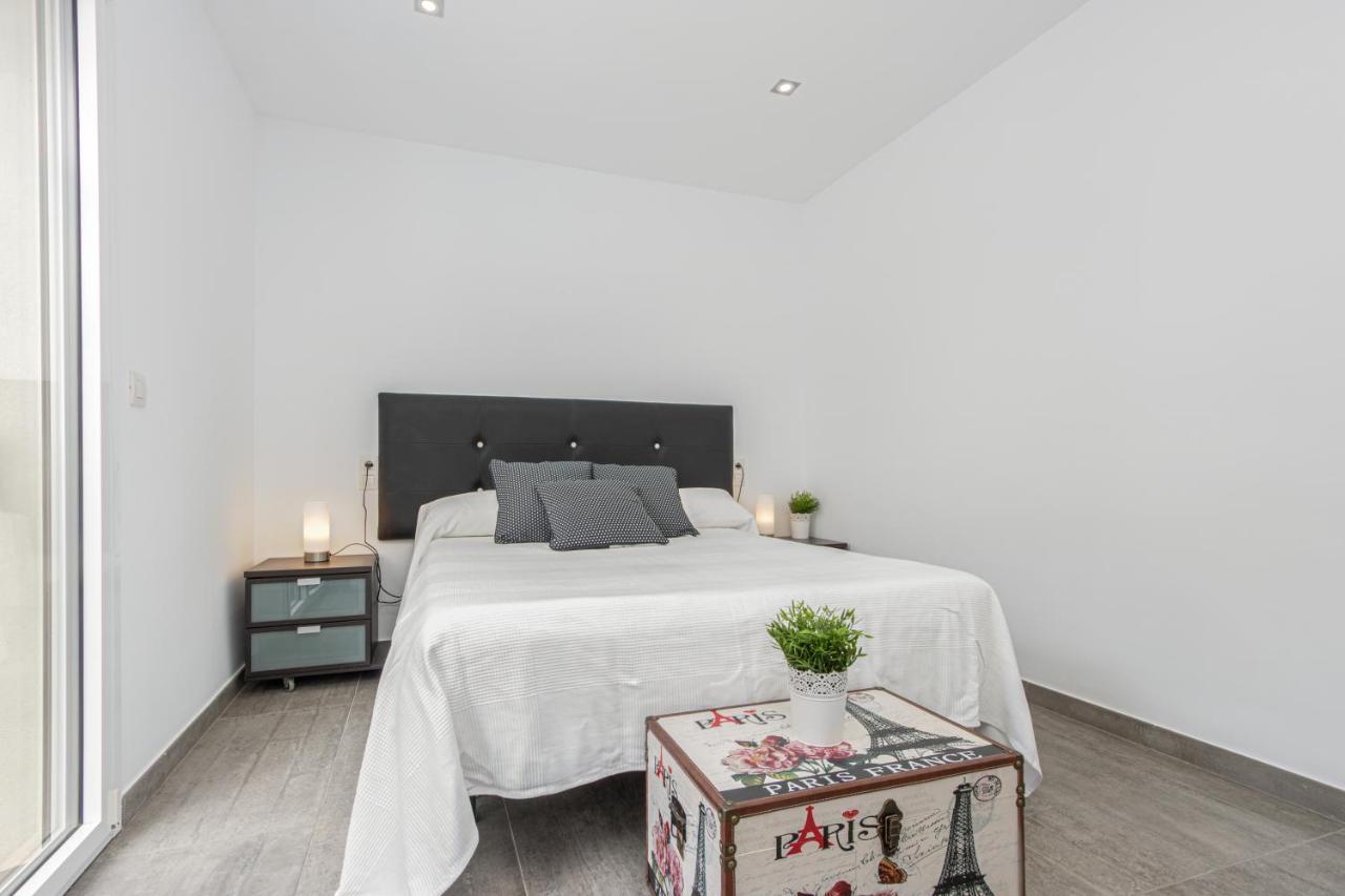 Goldhome - New House With Private Heated Pool, Parking, Wifi, Games Room Empuriabrava Zewnętrze zdjęcie