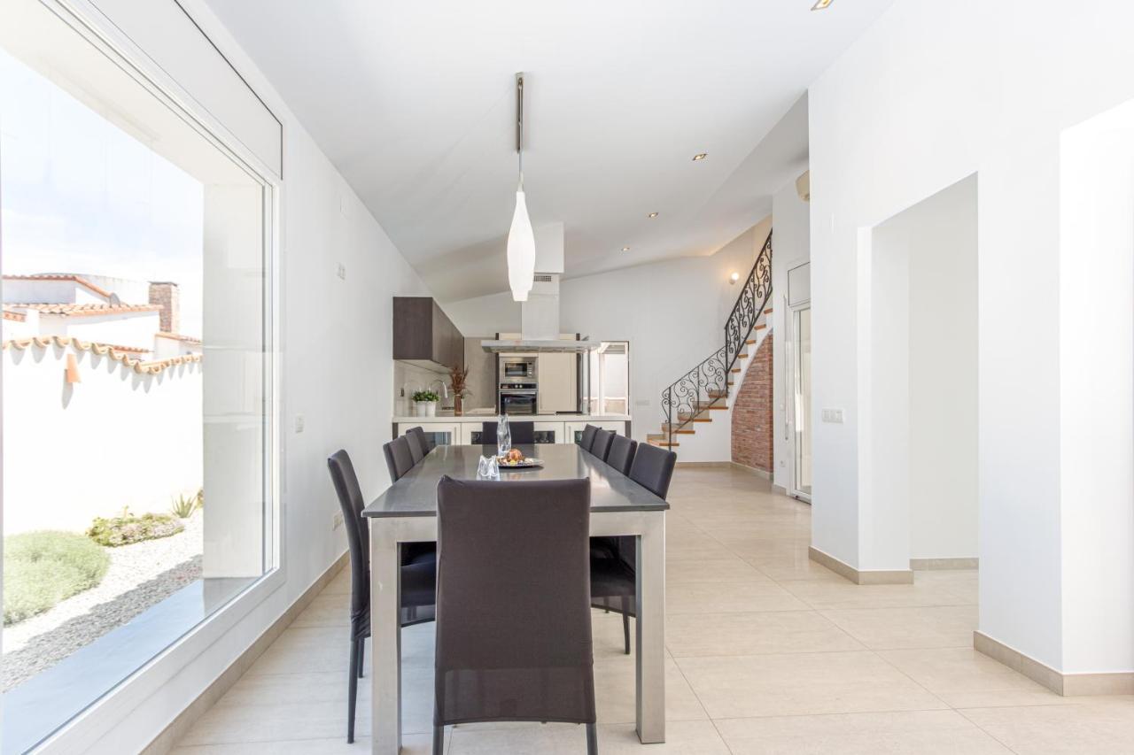 Goldhome - New House With Private Heated Pool, Parking, Wifi, Games Room Empuriabrava Zewnętrze zdjęcie
