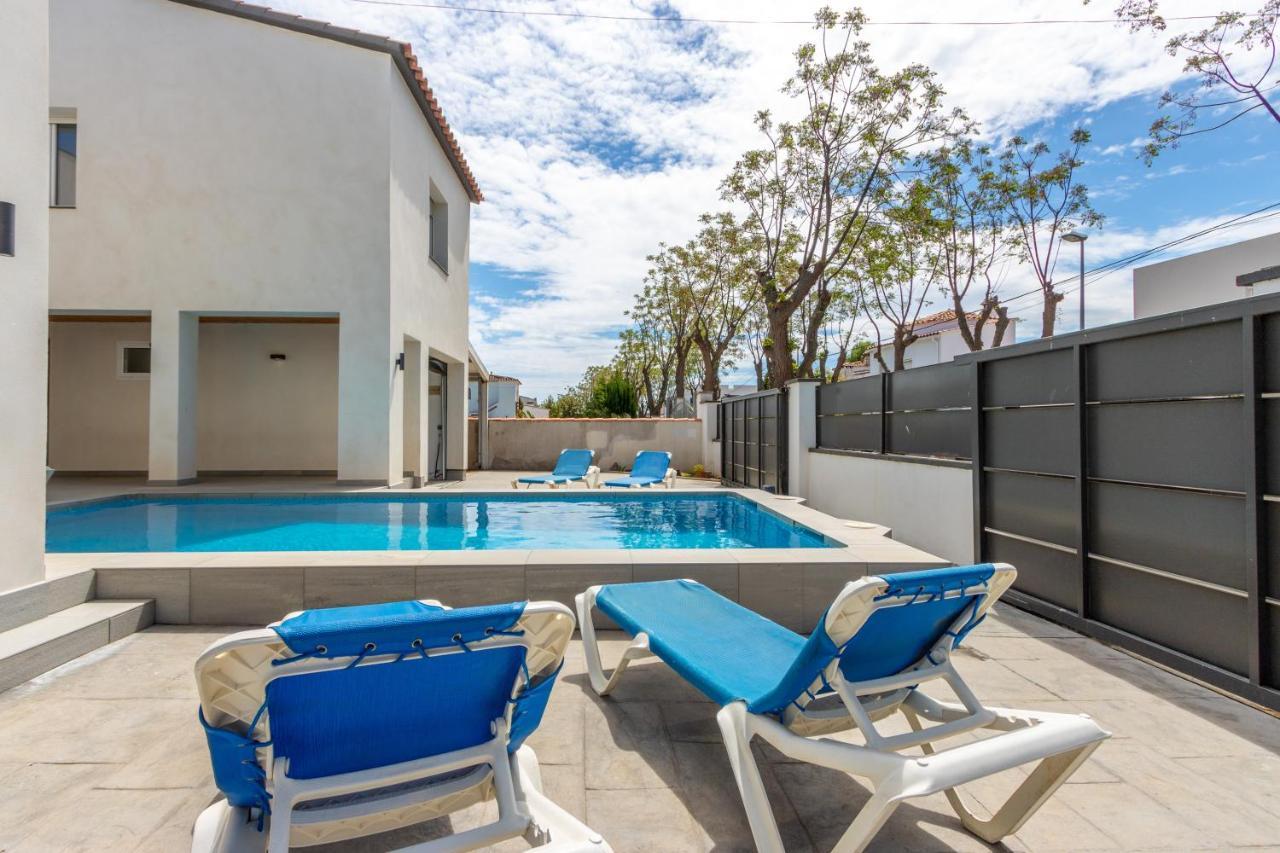 Goldhome - New House With Private Heated Pool, Parking, Wifi, Games Room Empuriabrava Zewnętrze zdjęcie