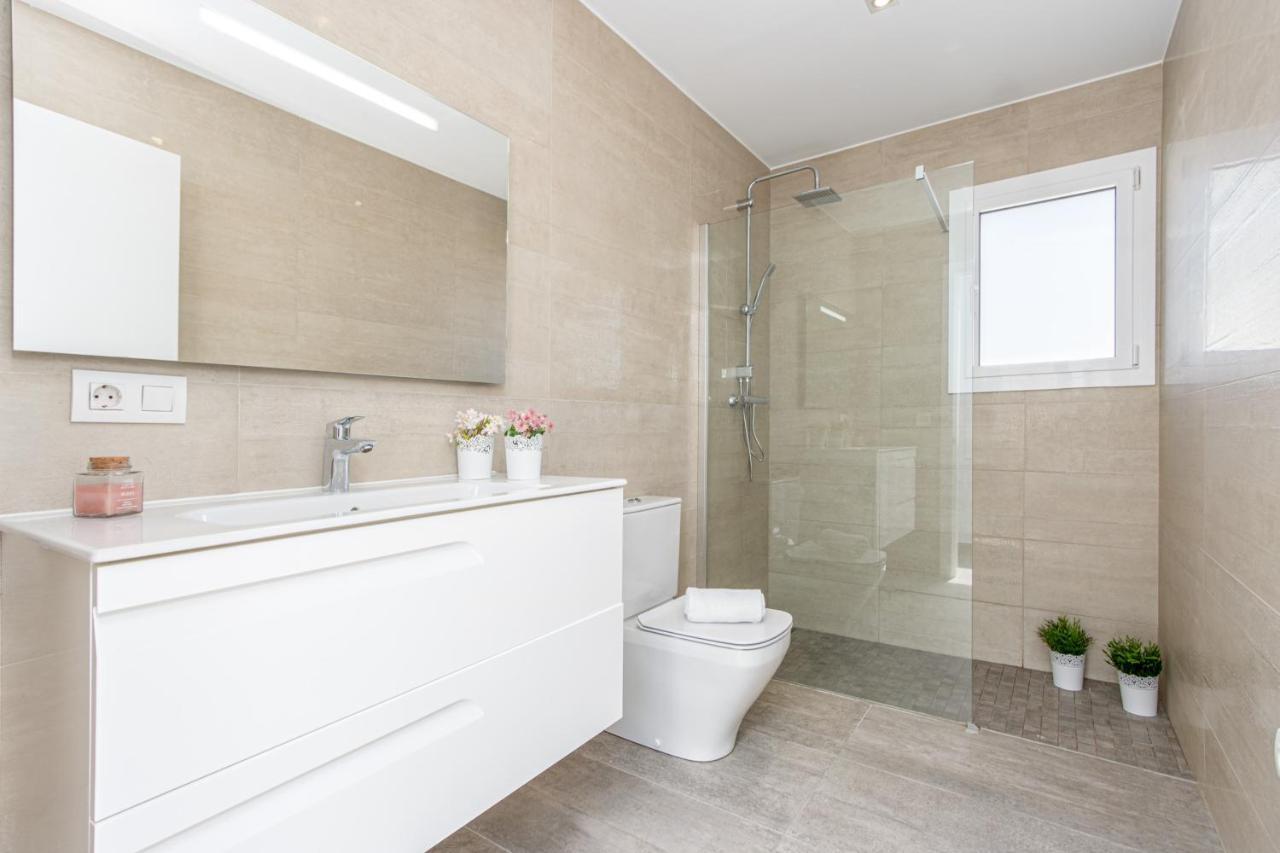 Goldhome - New House With Private Heated Pool, Parking, Wifi, Games Room Empuriabrava Zewnętrze zdjęcie