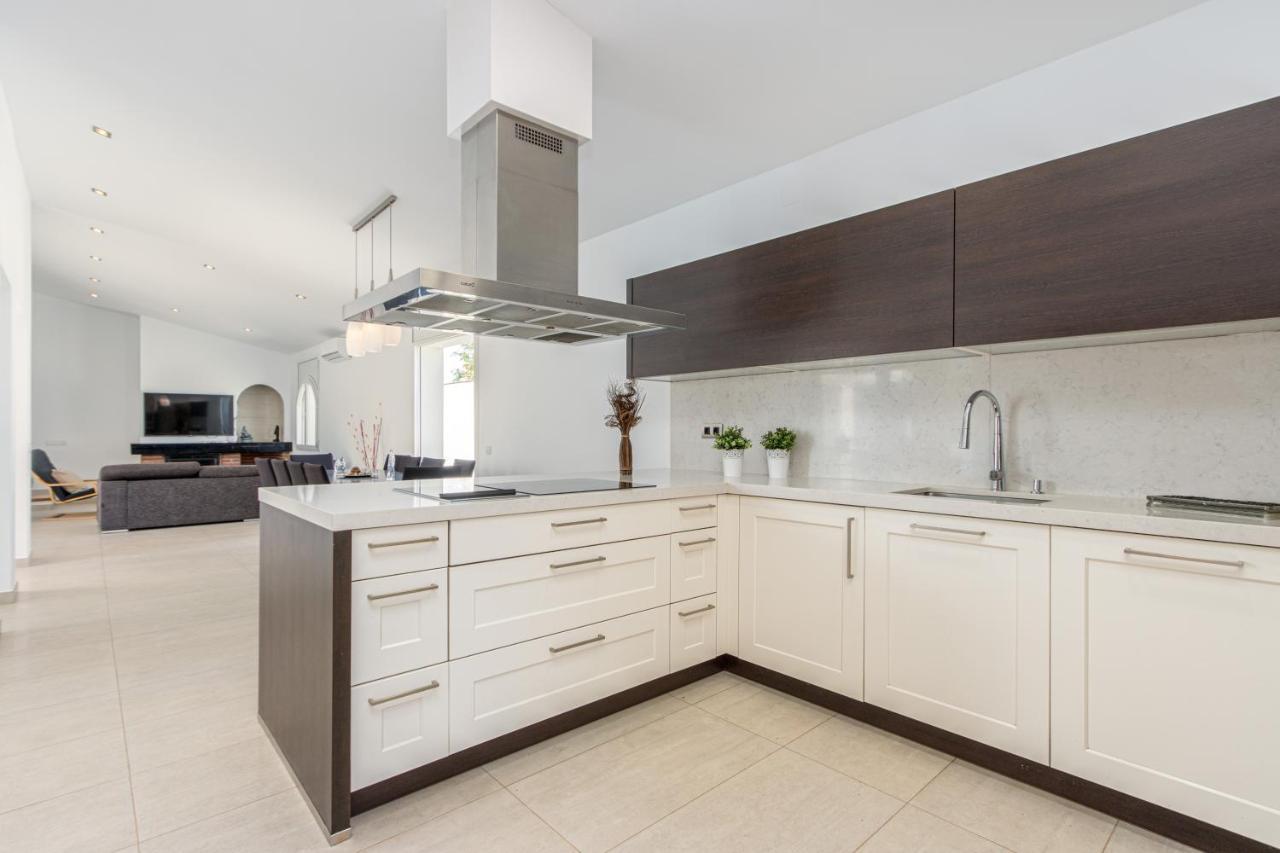 Goldhome - New House With Private Heated Pool, Parking, Wifi, Games Room Empuriabrava Zewnętrze zdjęcie