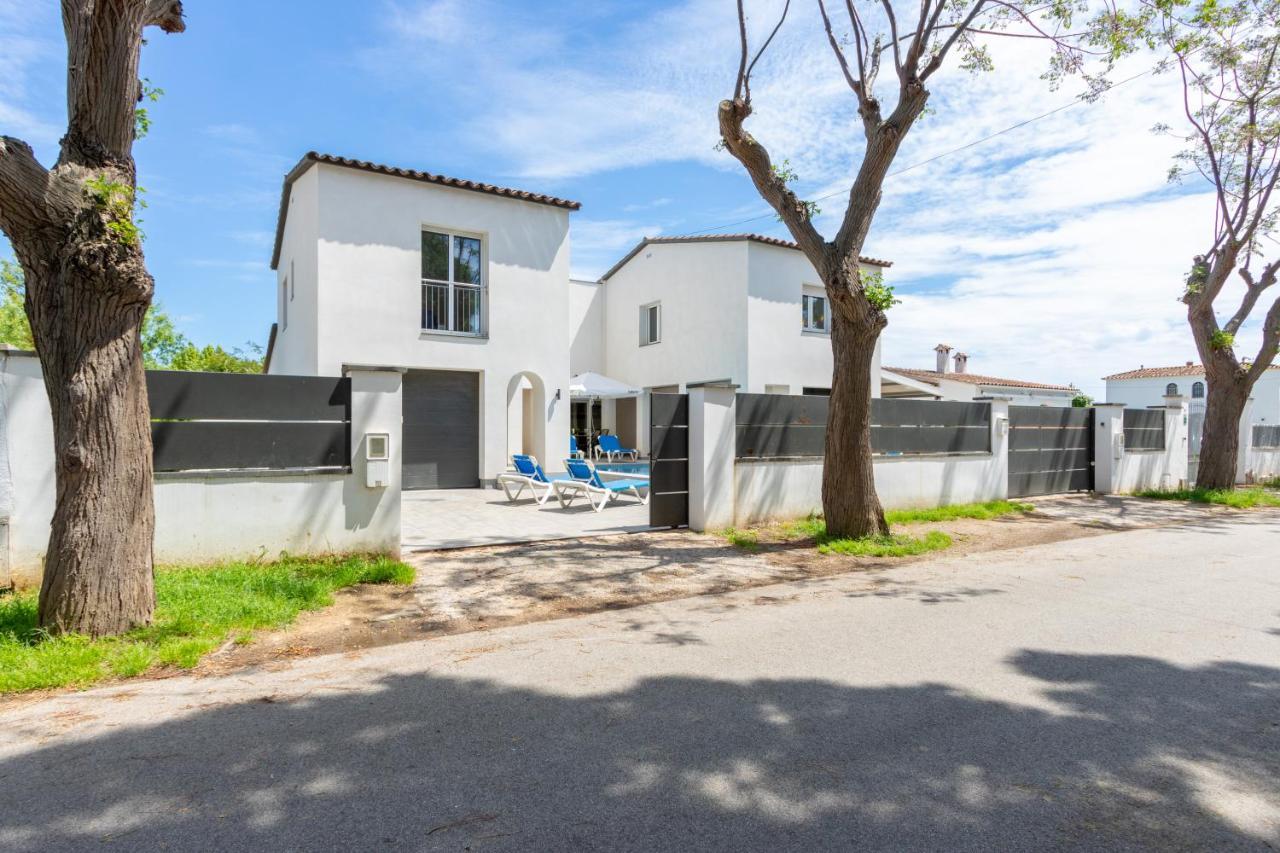 Goldhome - New House With Private Heated Pool, Parking, Wifi, Games Room Empuriabrava Zewnętrze zdjęcie