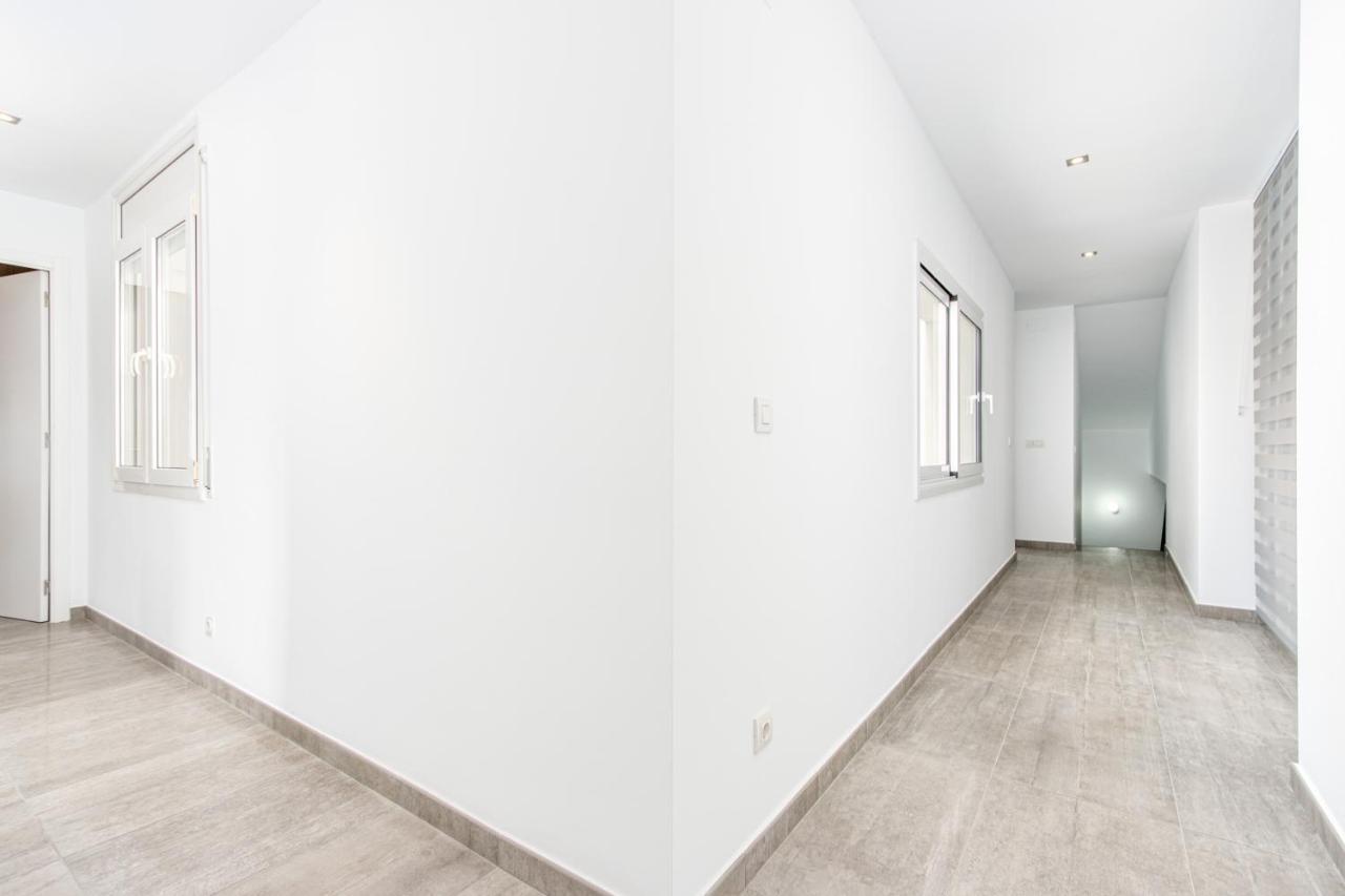 Goldhome - New House With Private Heated Pool, Parking, Wifi, Games Room Empuriabrava Zewnętrze zdjęcie